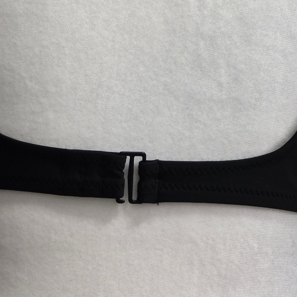 Aerie Black Plunge Bikini Swim Top Size Medium - Picture 4 of 6